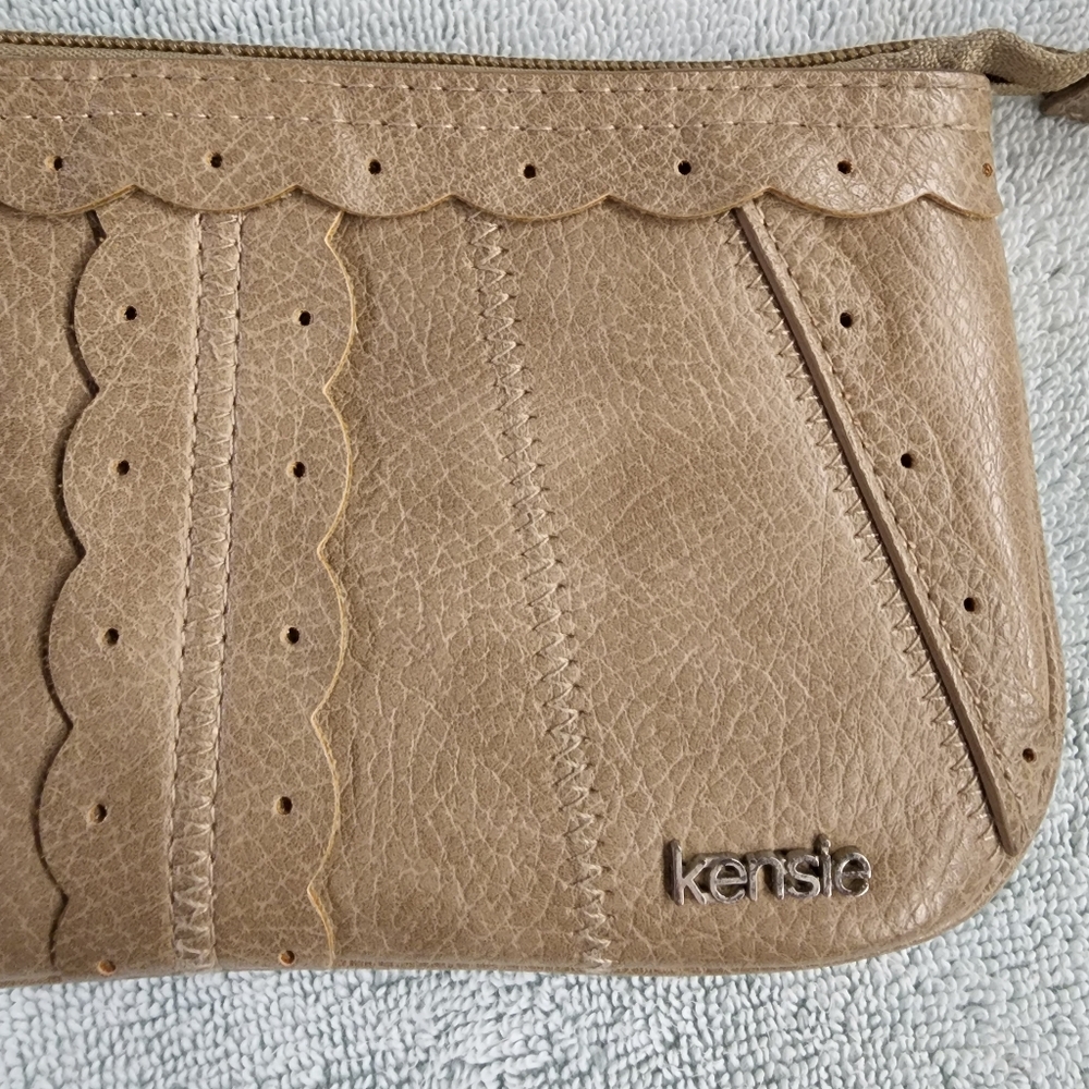 Kenzie wristlet